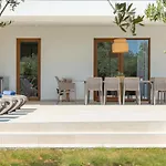 San Zusto, 1600 M2 Plot Area, Heated Pool With Hydromassage Zone 빌라 Galižana
