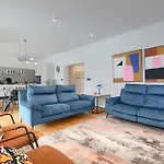 San Zusto, 1600 M2 Plot Area, Heated Pool With Hydromassage Zone 빌라