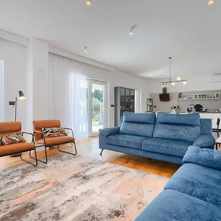 San Zusto, 1600 M2 Plot Area, Heated Pool With Hydromassage Zone Willa Galižana