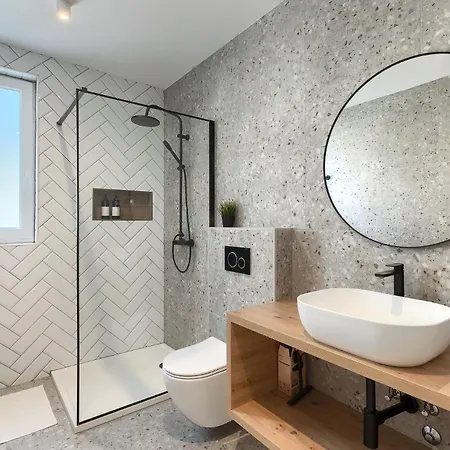 San Zusto, 1600 M2 Plot Area, Heated Pool With Hydromassage Zone *