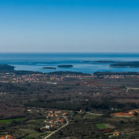 San Zusto, 1600 M2 Plot Area, Heated Pool With Hydromassage Zone