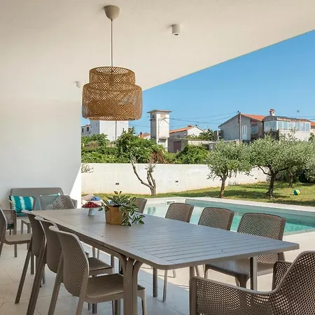 San Zusto, 1600 M2 Plot Area, Heated Pool With Hydromassage Zone *