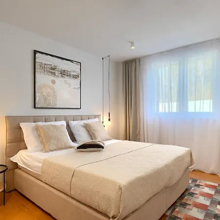 San Zusto, 1600 M2 Plot Area, Heated Pool With Hydromassage Zone Villa *
