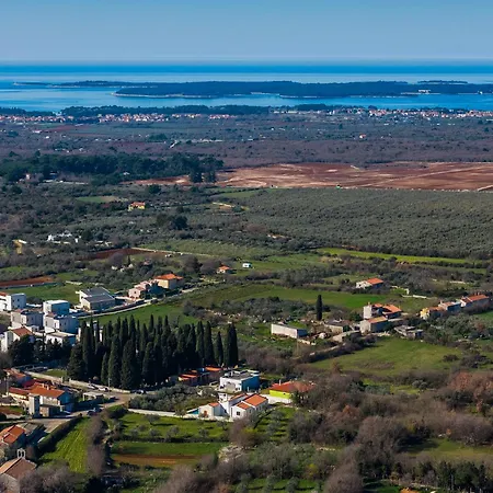 San Zusto, 1600 M2 Plot Area, Heated Pool With Hydromassage Zone Vila *