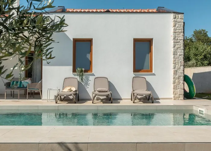 빌라 San Zusto, 1600 M2 Plot Area, Heated Pool With Hydromassage Zone *