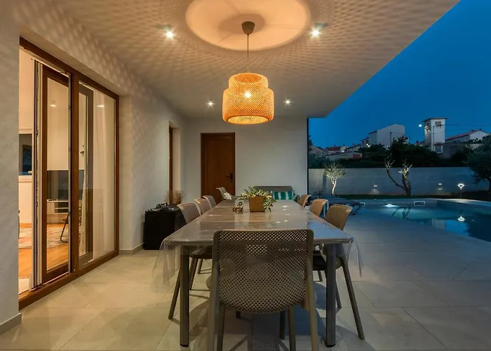 빌라 San Zusto, 1600 M2 Plot Area, Heated Pool With Hydromassage Zone Galižana