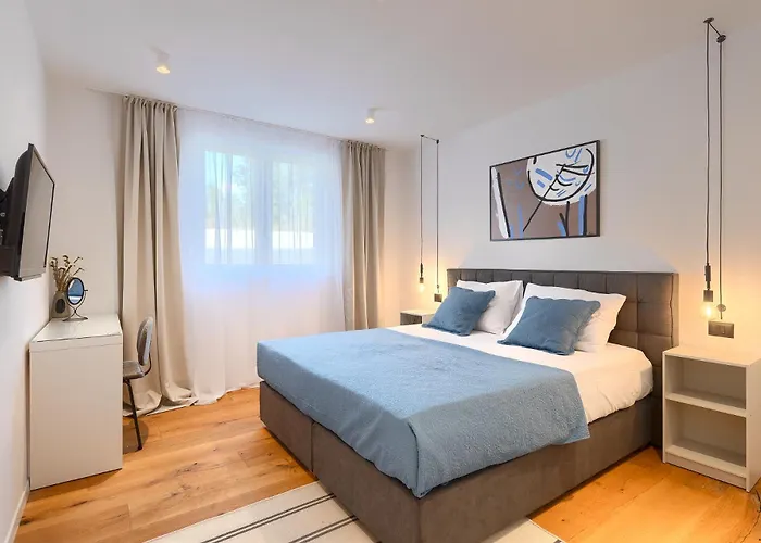 빌라 San Zusto, 1600 M2 Plot Area, Heated Pool With Hydromassage Zone *