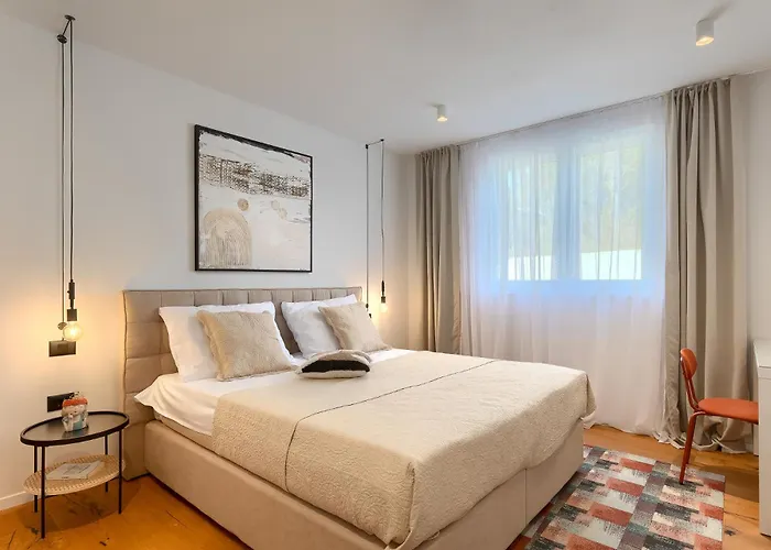 San Zusto, 1600 M2 Plot Area, Heated Pool With Hydromassage Zone 빌라 *