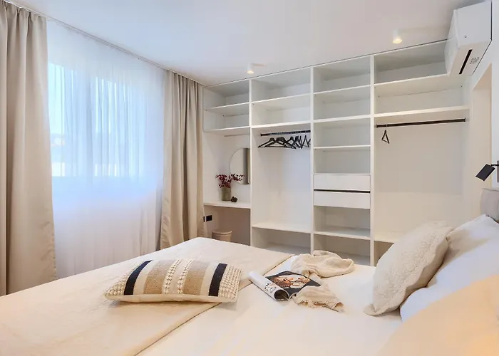 빌라 San Zusto, 1600 M2 Plot Area, Heated Pool With Hydromassage Zone