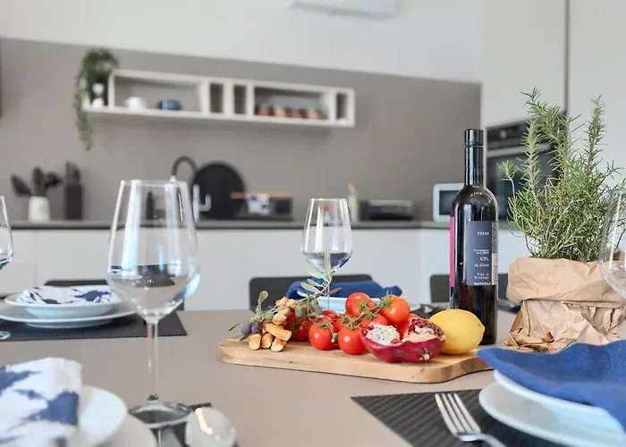 San Zusto, 1600 M2 Plot Area, Heated Pool With Hydromassage Zone Galižana