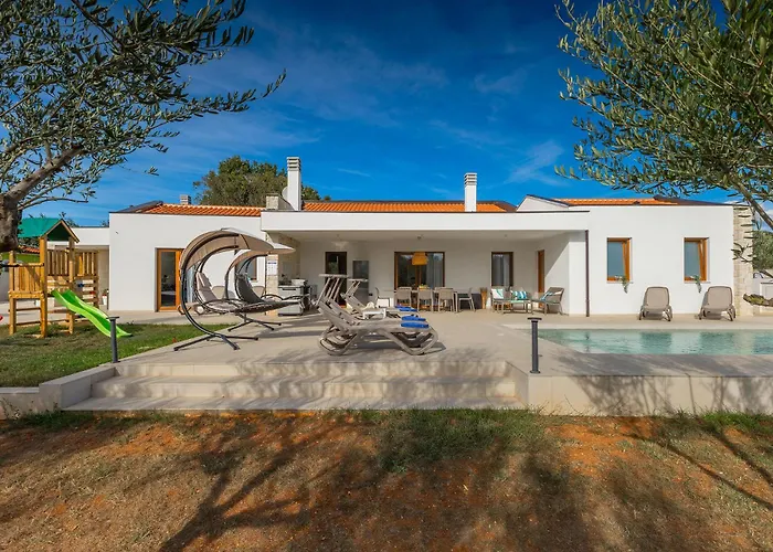 빌라 San Zusto, 1600 M2 Plot Area, Heated Pool With Hydromassage Zone *